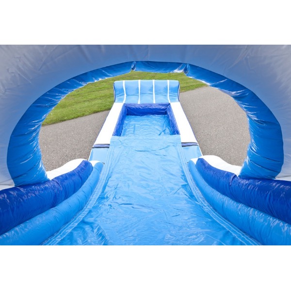 Overzicht van het mulltifun springkussen met glijbaan vrolijk springkussen in Helmond met glijbaan en zee thema