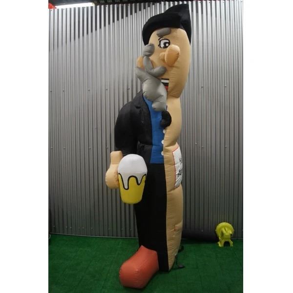 Halve Abraham 3,5m vooraanzicht Halve Abraham opblaasbare pop van 3,5 meter hoog gezien vanaf de voorkant