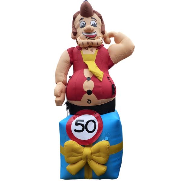 Opblaasbare Abraham βJonge Jobβ 3,5 meter Opblaasbare Abraham βJonge Jobβ van 3,5 meter hoog met 50-bord en feestelijke outfit