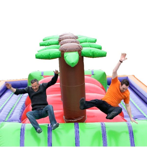 Wipe Out attractie huren – extreme stormbaan voor bedrijfsfeesten Wipe Out stormbaan huren voor volwassenen met extreme uitdaging